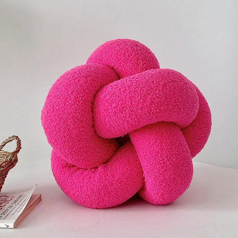 KnotMe – Modern Decorative Knot Cushion
