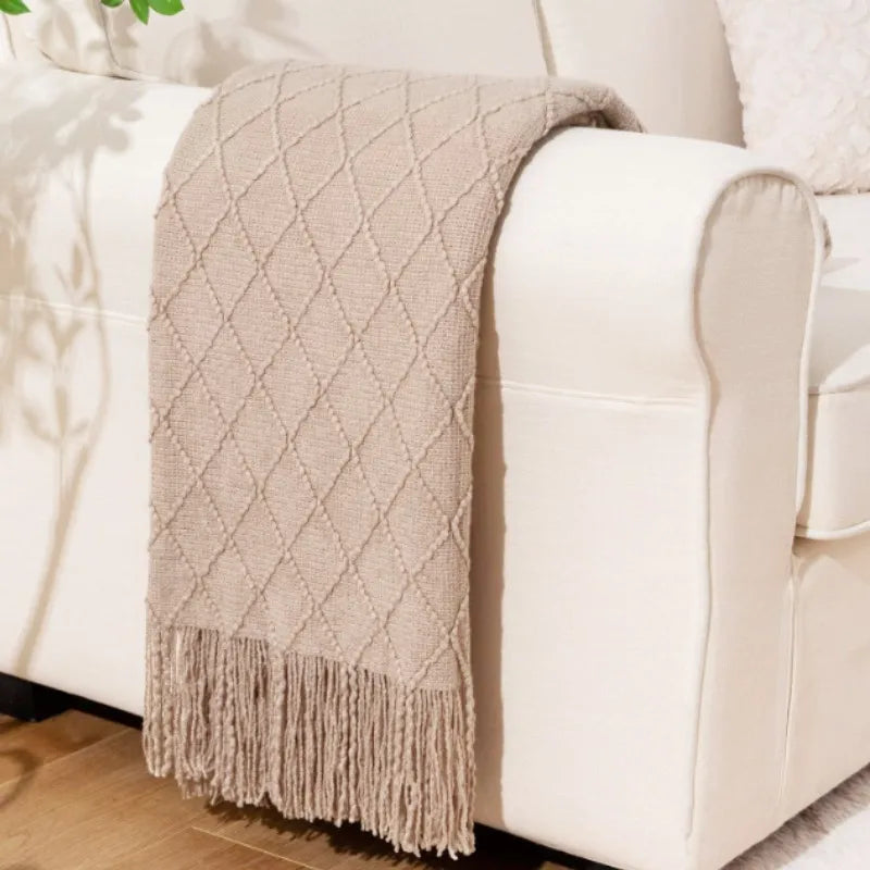 CozyLine – Knitted Throw Blanket with Diamond Pattern