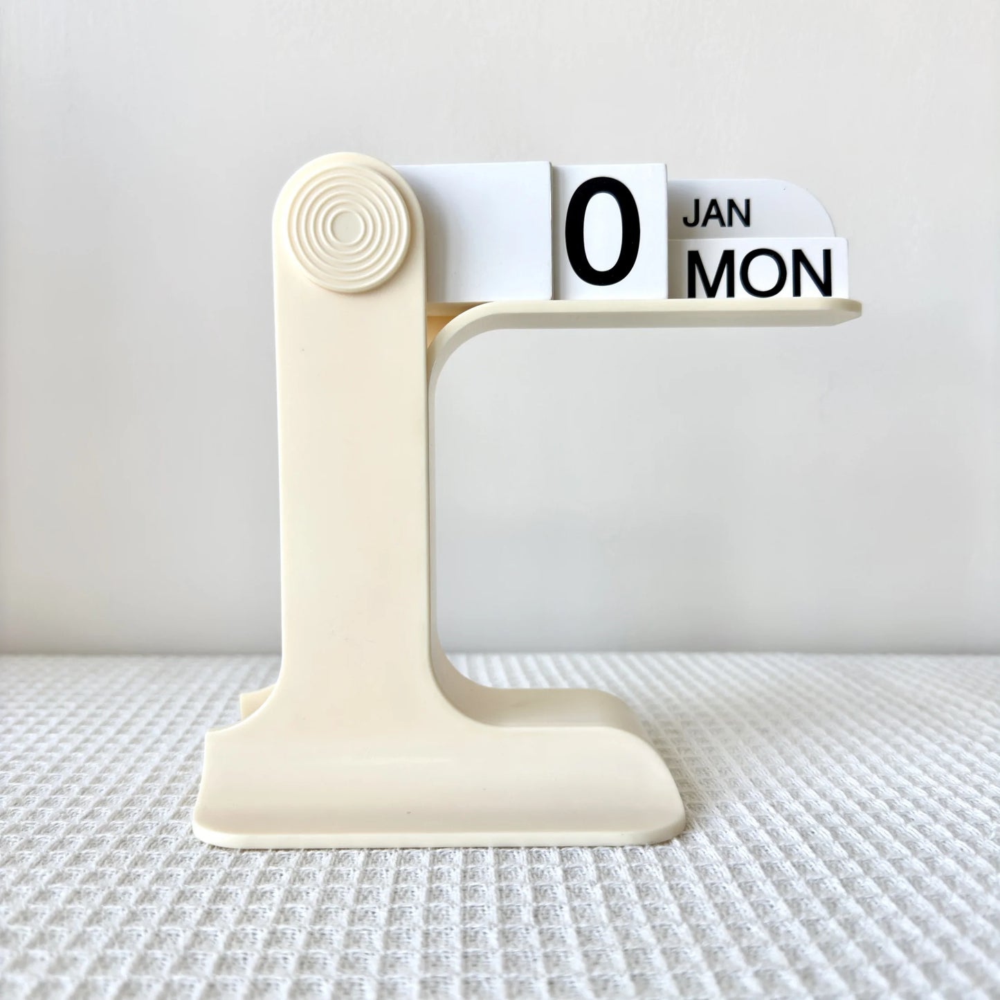 FlipTime – Modern Perpetual Desk Calendar