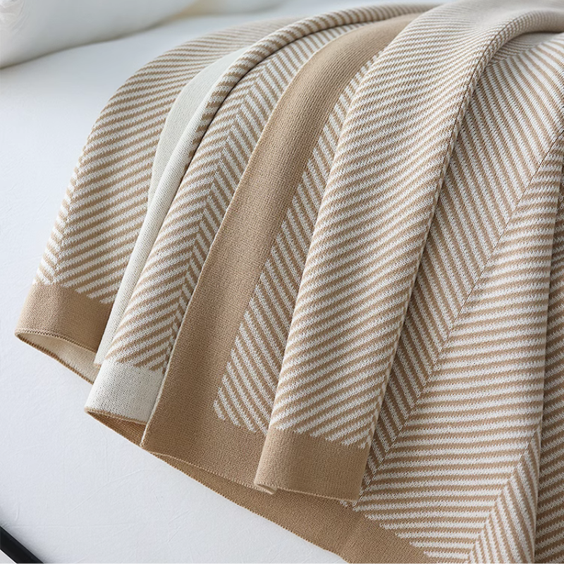 Classic Contrast Striped Throw