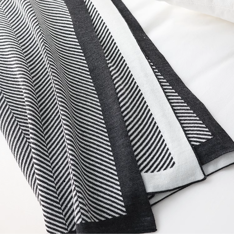 Classic Contrast Striped Throw