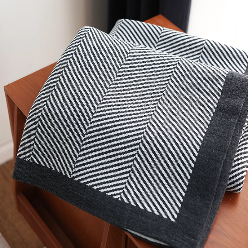 Classic Contrast Striped Throw