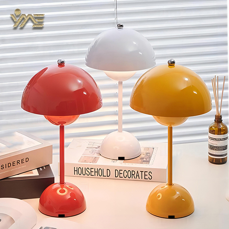 RetroGlow - Mushroom Table Lamp