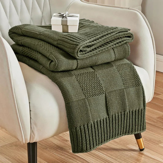 CozyLine – Knitted Throw Blanket with Diamond Pattern