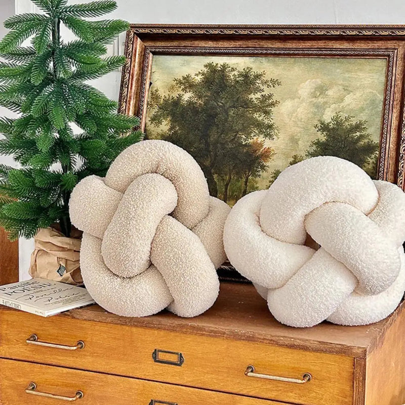 KnotMe – Modern Decorative Knot Cushion