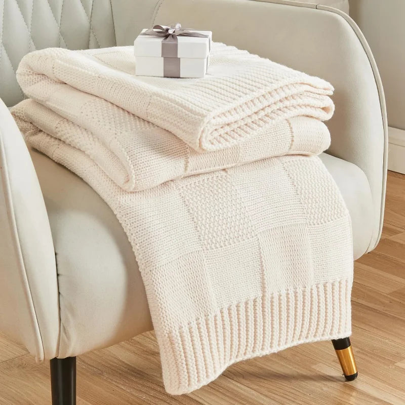 CozyLine – Knitted Throw Blanket with Diamond Pattern