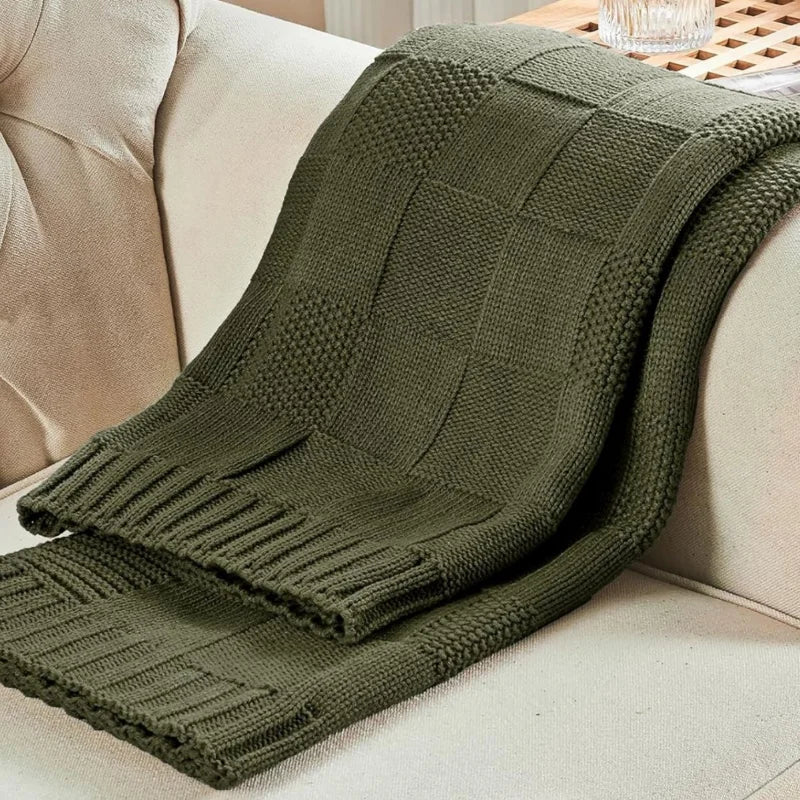CozyLine – Knitted Throw Blanket with Diamond Pattern