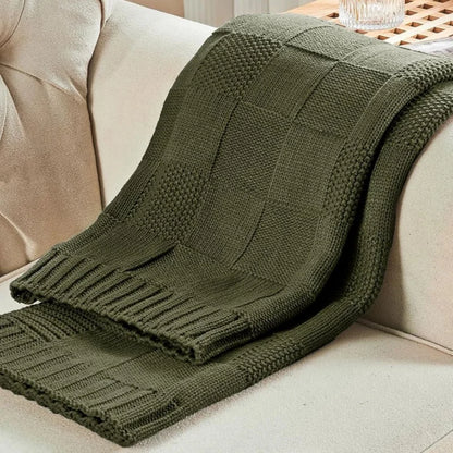 CozyLine – Knitted Throw Blanket with Diamond Pattern
